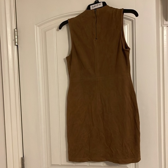Chloe K Tan Faux Suede Leather Dress Size Medium short zipper at back of neck - Picture 4 of 11